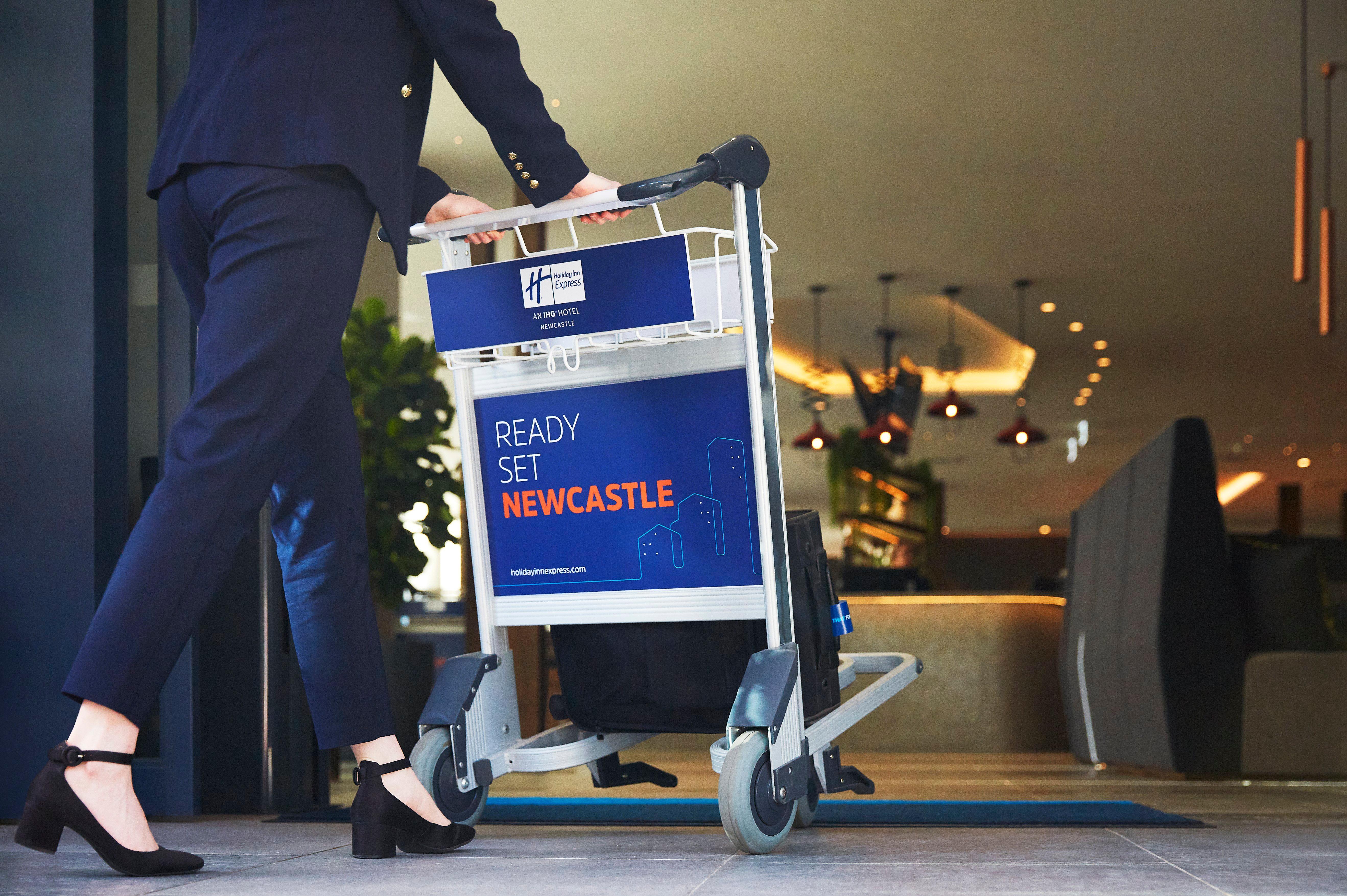 Holiday Inn Express Newcastle By Ihg Buitenkant foto