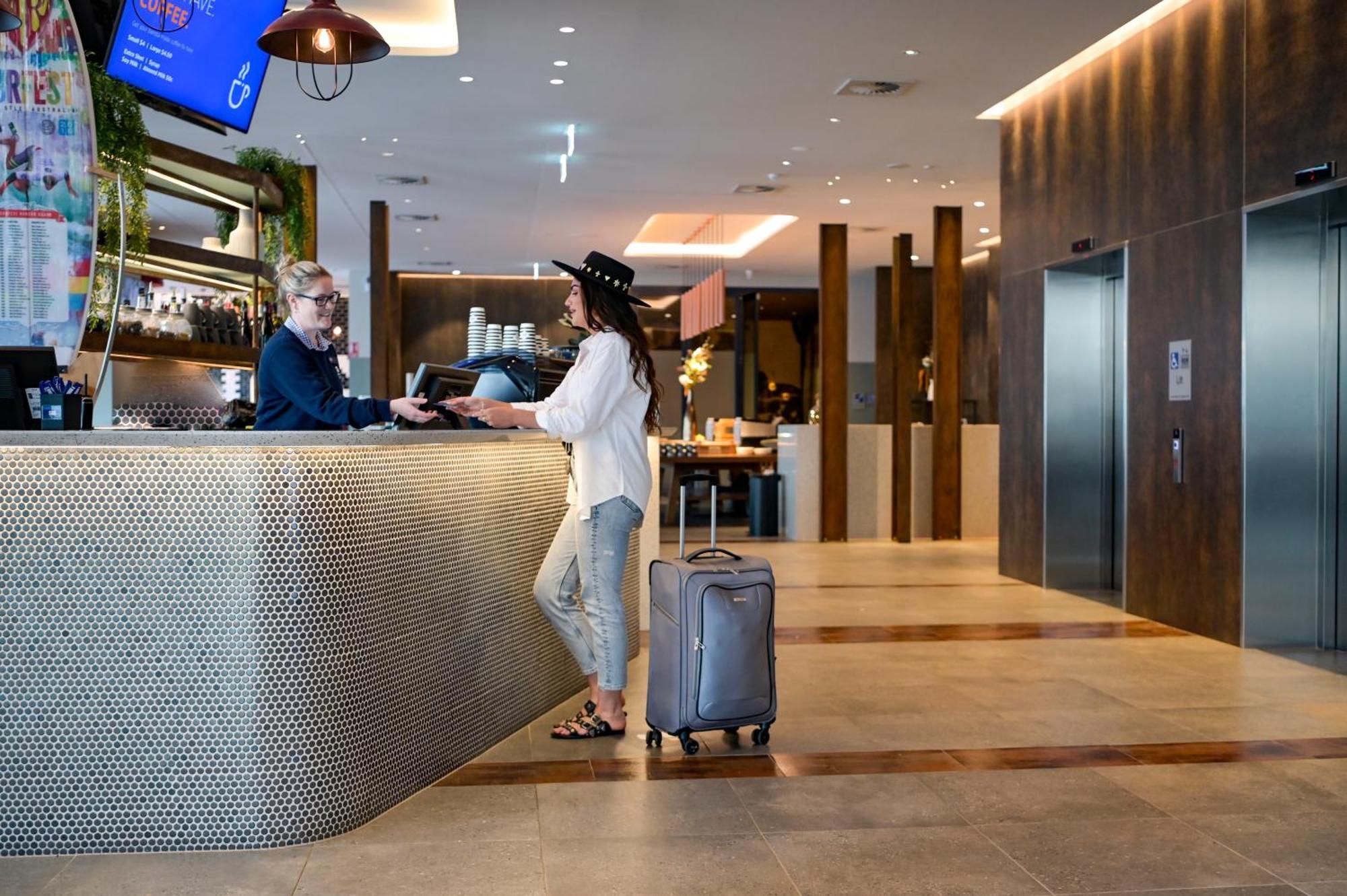 Holiday Inn Express Newcastle By Ihg Buitenkant foto